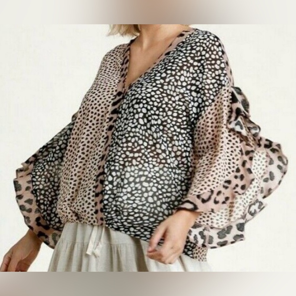 Umgee Mixed Animal Print Split Flutter Ruffle Sle… - image 2